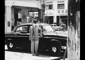 Still from 'Che Mamat Parang Tumpol' (Film source: Asian Film Archive. Courtesy of ©Cathay-Keris Film Pte. Ltd.)